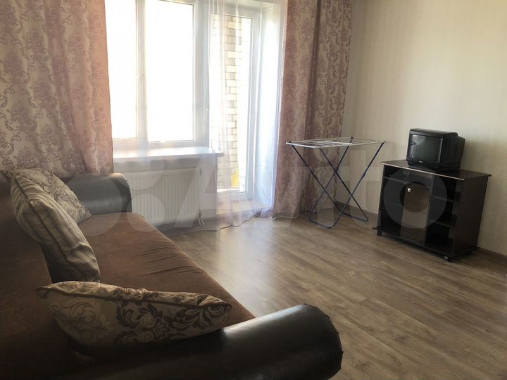 1-к. квартира, 42 м², 8/10 эт.