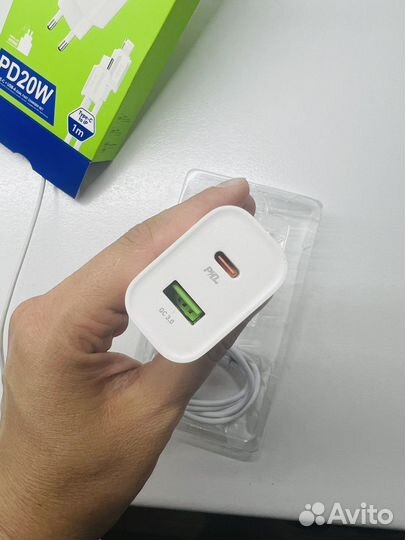 Зарядный шнур на iPhone hoco