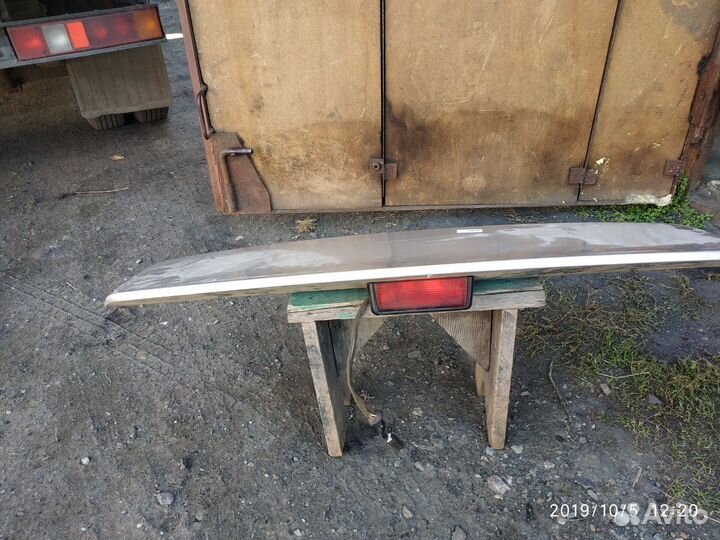 Продам спойлер
