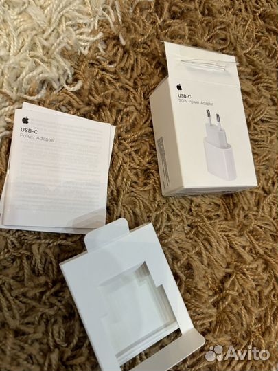 Коробка от зарядного устройства Apple