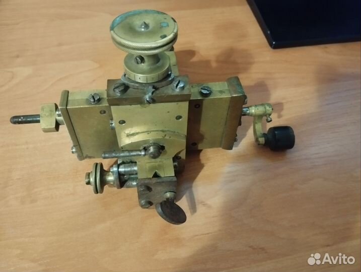 Суппорт часового токарного станка