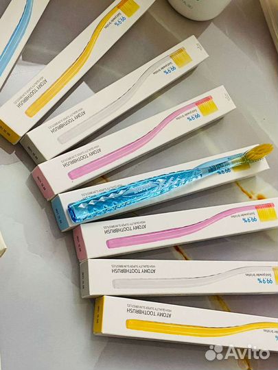 Зубная паста и щетка от Атоми