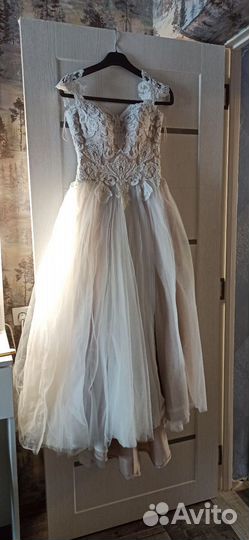 Свадебное платье фирменное 42-44 на рост 155-160