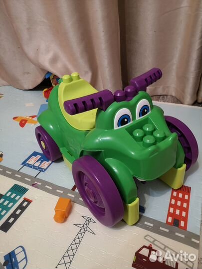 Машинка каталка для сбора кубиков