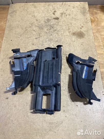 Пластик радиатора Volvo S80 AS90 B6304T4 2009-2013