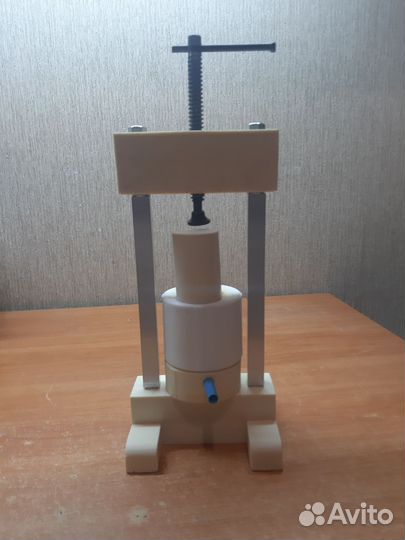 Маслопресс холодного отжима масла. мини