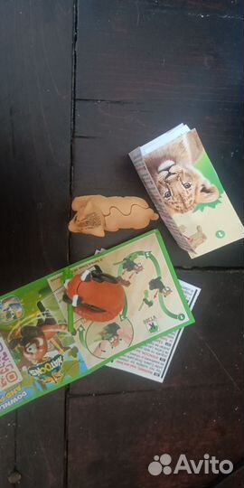 Киндер игрушки Natoons львёнок красная панда