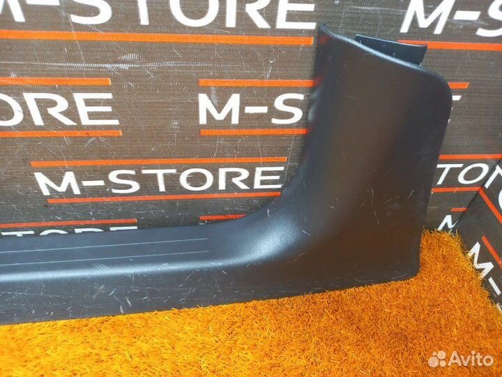 Накладка на порог салона задняя левая