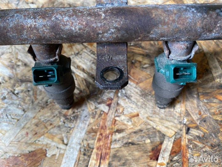 Рейка топливная (рампа) Daewoo Nexia