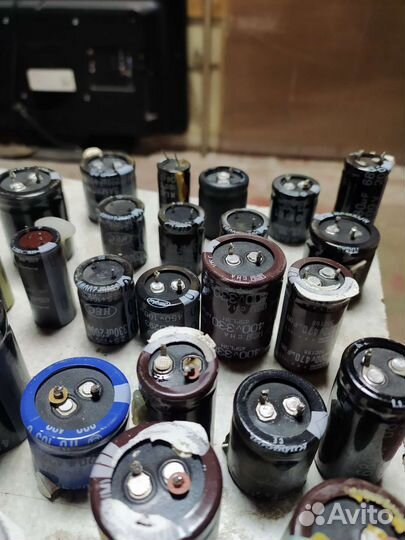 Конденсаторы электролитические б/у