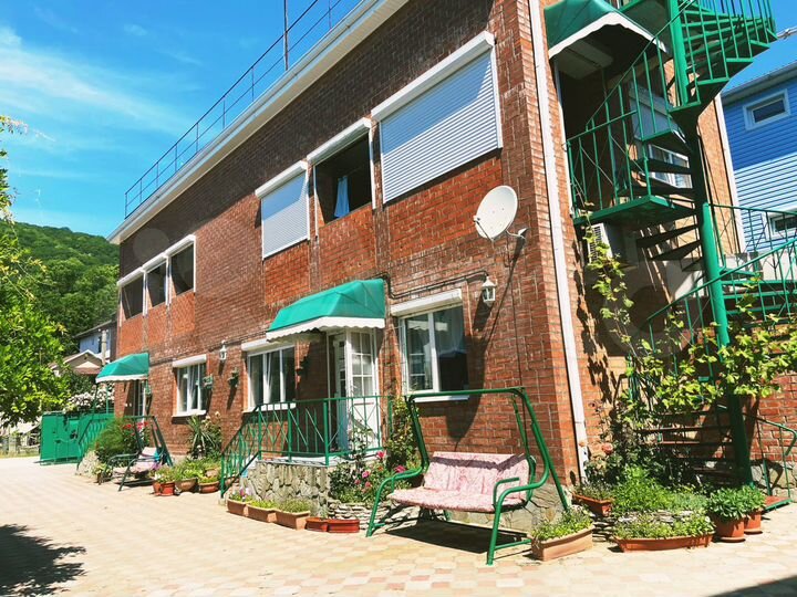 Комната 12 м² в > 9-к., 2/2 эт.