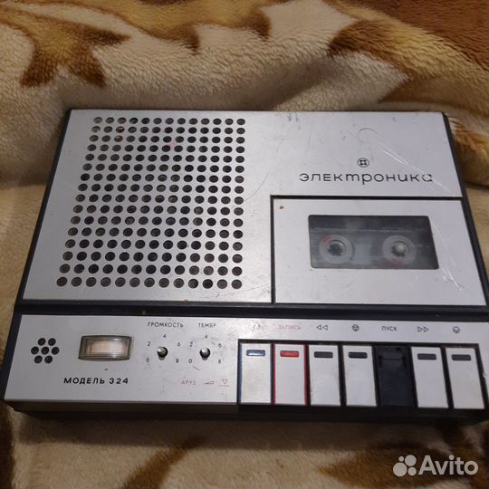 Кассетный магнитофон