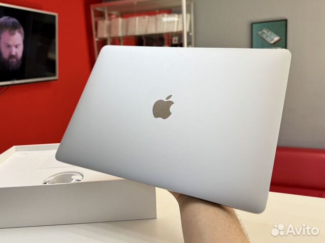 MacBook Air 13" M1 8/256 GB