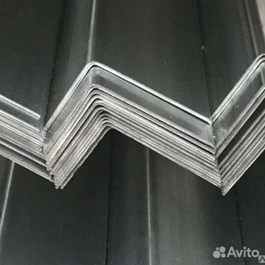 Уголок неравнополочный
