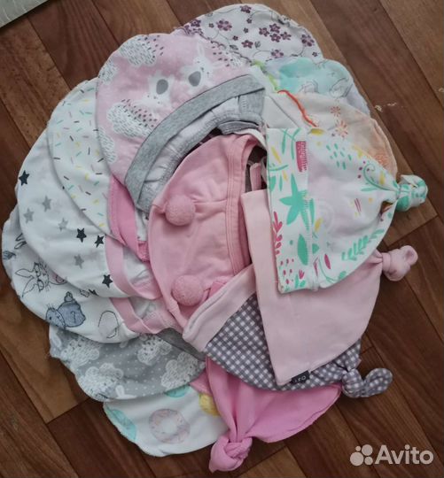 Носочки р. 6-12, шапочки 6-12