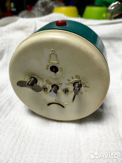 Часы будильник СССР