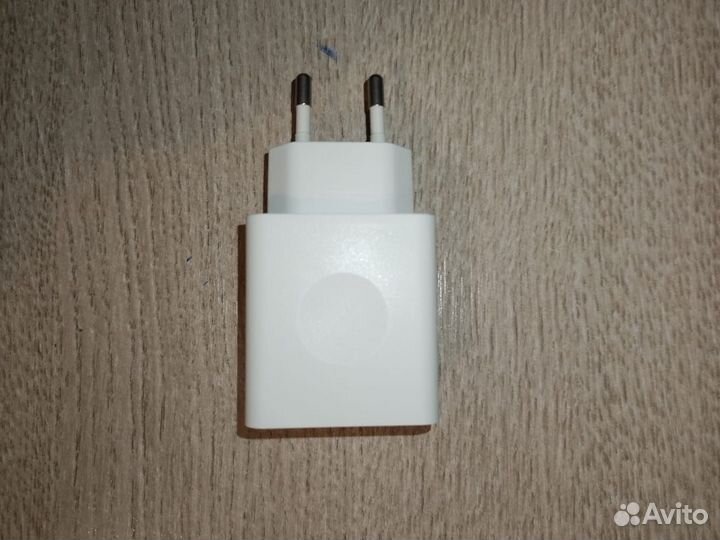 Зарядное устройство USB для смартфона