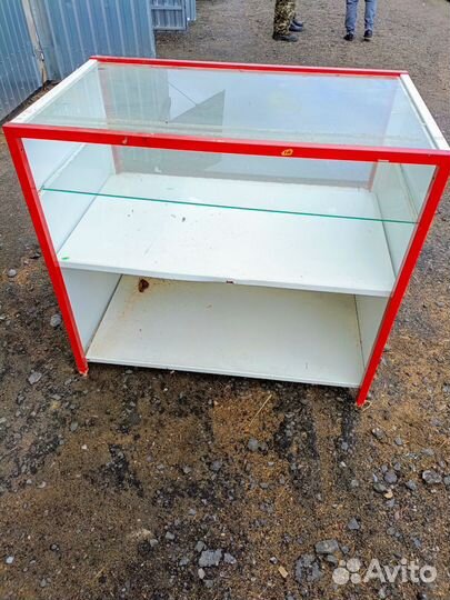 Стеклянная витрина для магазина бу