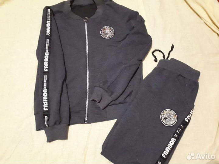 Спортивный костюм женский