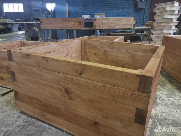 Деревянное кашпо