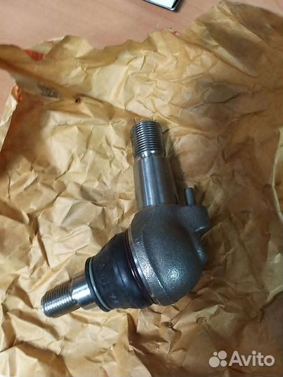 Шаровая опора Maybach w240