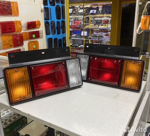 Задние фонари Исузу эльф под лампочку, пара