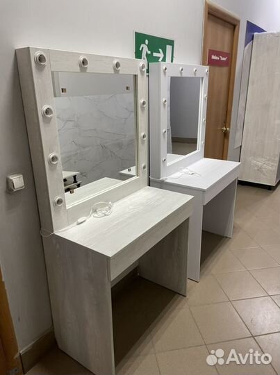 Стол с лампочками