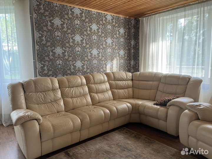 Кожаный угловой диван бу