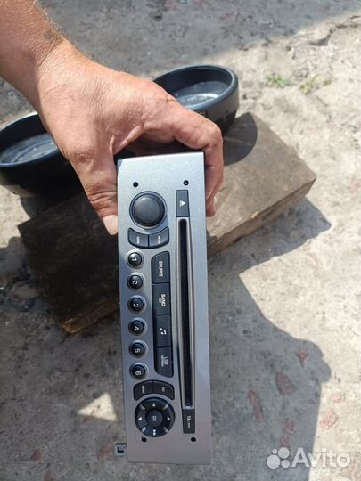 Магнитола на Peugeot 308