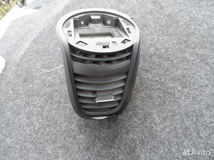 Дефлектор воздуховода правый Kia Soul II