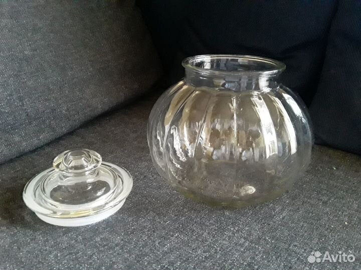 Новая банка с крышкой для хранения стекло