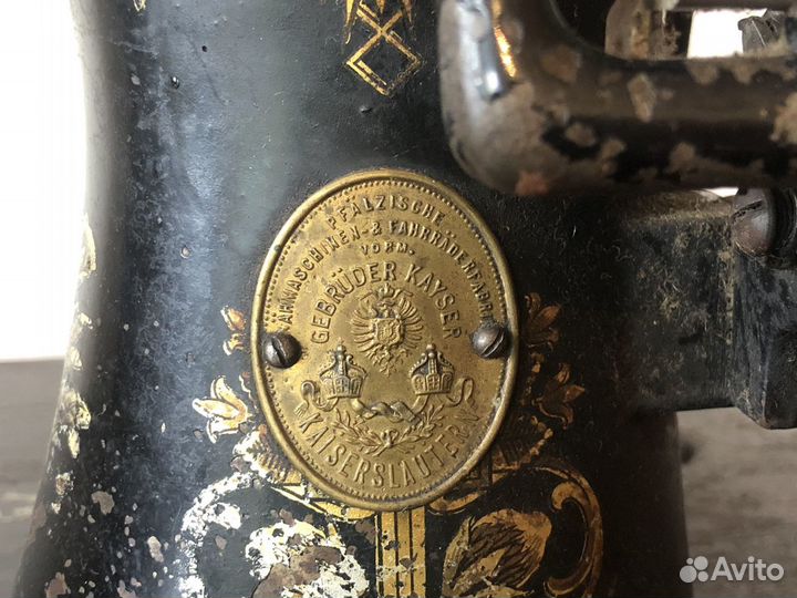 Старинная швейная машинка Кайзер