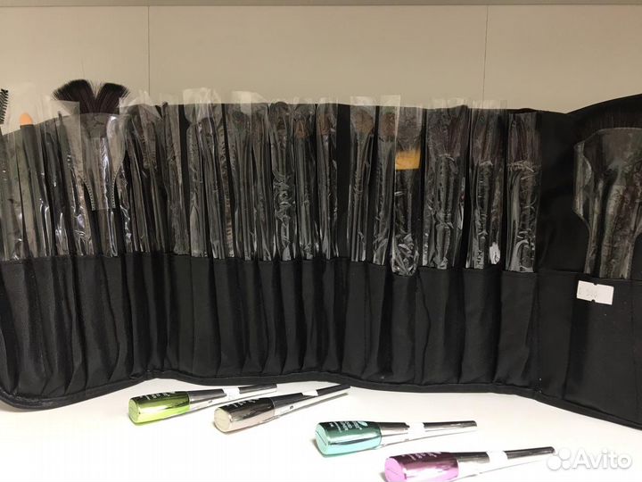 Набор кистей для макияжа 24шт