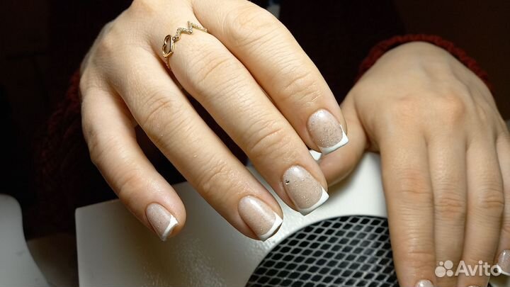 Маникюр на дому и с выездом