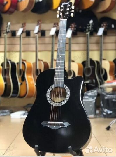 Гитары, укулеле, скрипки и любые аксессуары