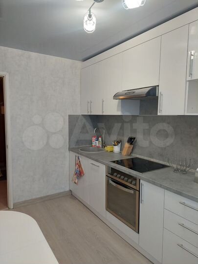 3-к. квартира, 80 м², 8/9 эт.