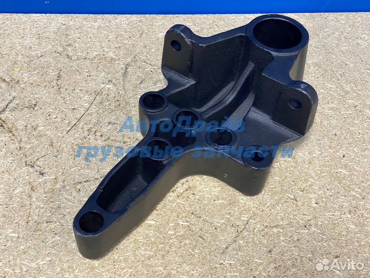 Кронштейн передней рессоры Volvo FM4 задний правый