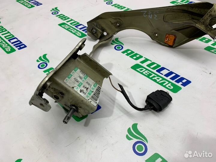 Лонжерон кузова передний левый Skoda Octavia седан