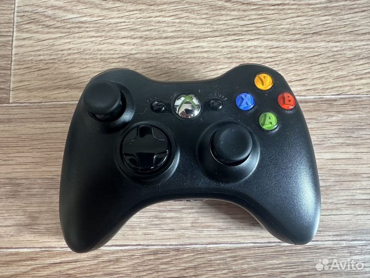 Xbox 360 e 250 gb + диски+ игры