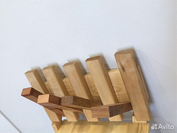 Вешалка настенная из дерева