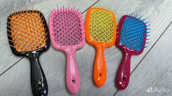 Яркая расческа-щетка для мокрых волос. Новая