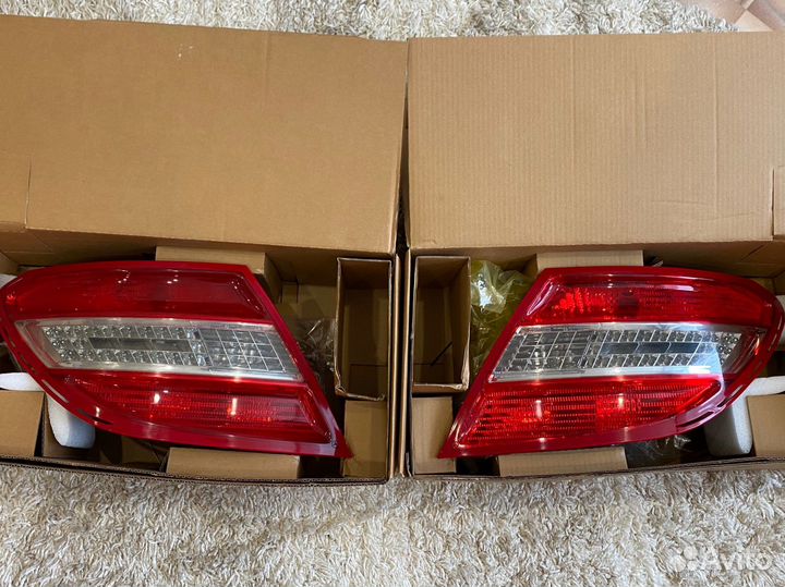 Задние фонари для Mercedes w204