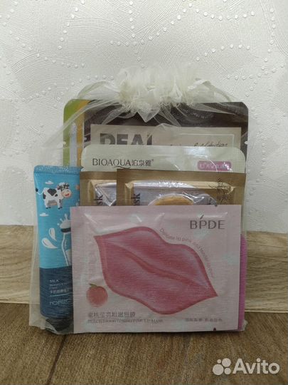 Подарочный Бьюти бокс (маски, патчи, крем)