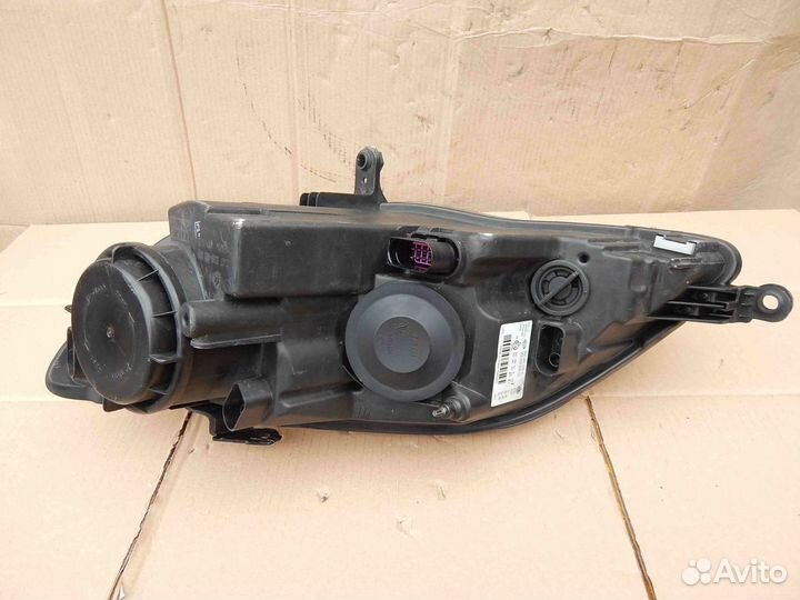 Фара правая Volkswagen Golf Plus 2 поколение (2009