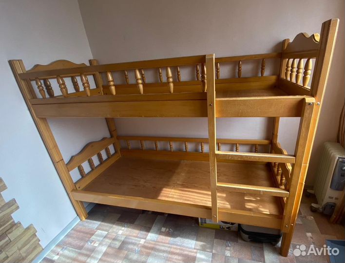 Кровать двухьярусная из массива бука 100%