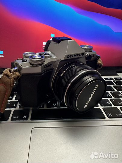 Olympus OM-D E-M5 Mark II + 1 объектив