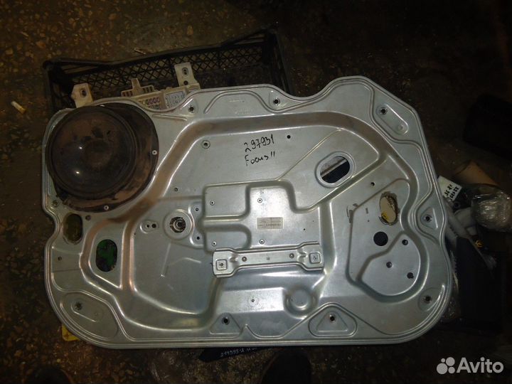 Стеклоподъемник электрический передний левый