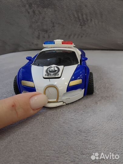 Полицейская машина робот