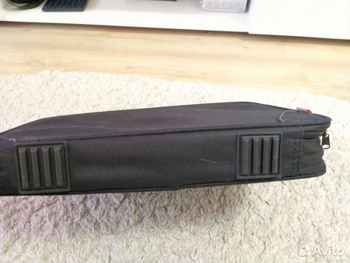 Продам сумку для ноутбука диагональ до 15,6