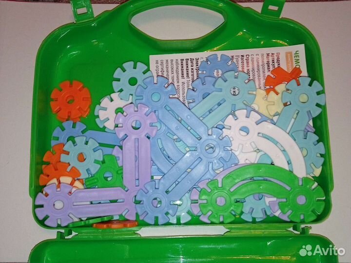 Конструктор пластмассовый